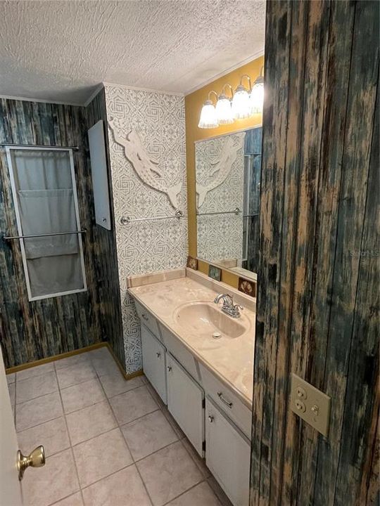 For Sale: $185,500 (2 beds, 2 baths, 1272 Square Feet)