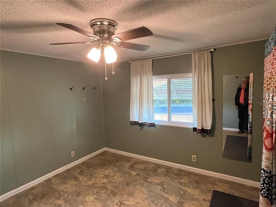 For Sale: $185,500 (2 beds, 2 baths, 1272 Square Feet)