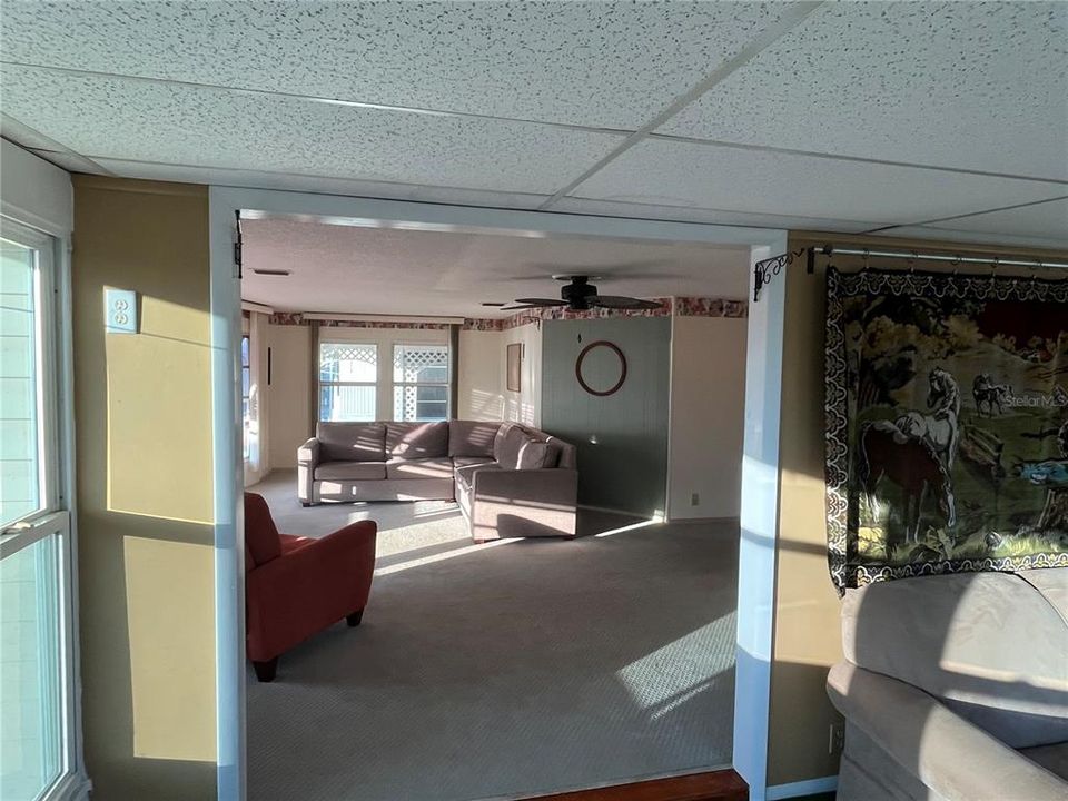 For Sale: $185,500 (2 beds, 2 baths, 1272 Square Feet)