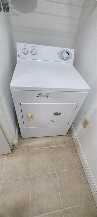 待售: $219,000 (2 贝兹, 2 浴室, 1006 平方英尺)