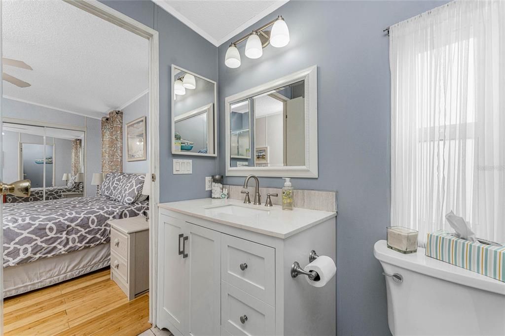 For Sale: $191,000 (2 beds, 2 baths, 1090 Square Feet)