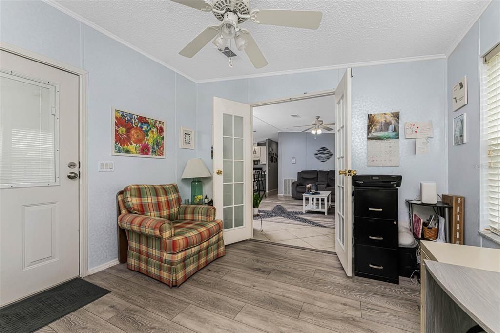 For Sale: $191,000 (2 beds, 2 baths, 1090 Square Feet)