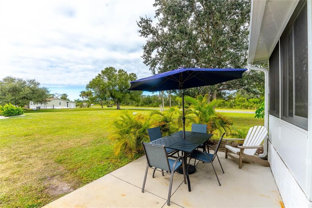 For Sale: $191,000 (2 beds, 2 baths, 1090 Square Feet)