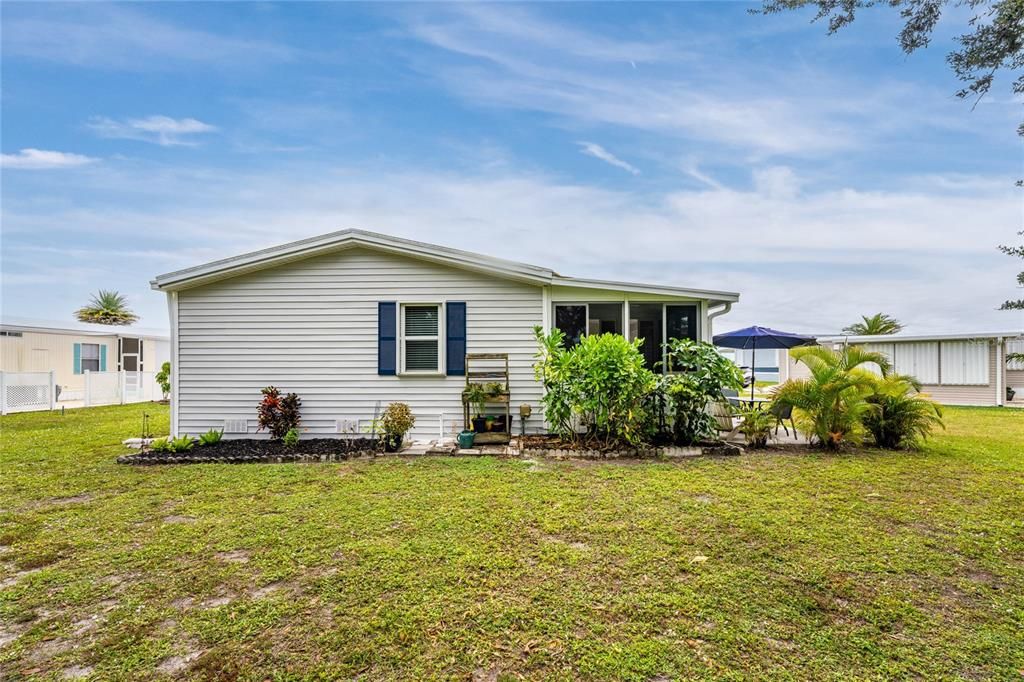 For Sale: $191,000 (2 beds, 2 baths, 1090 Square Feet)