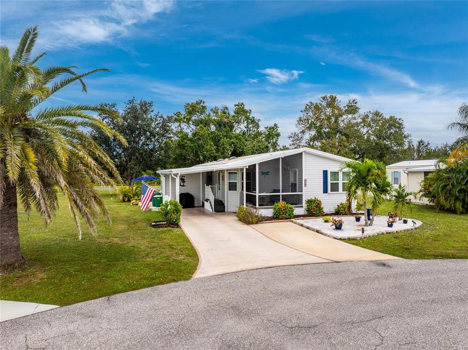 For Sale: $191,000 (2 beds, 2 baths, 1090 Square Feet)