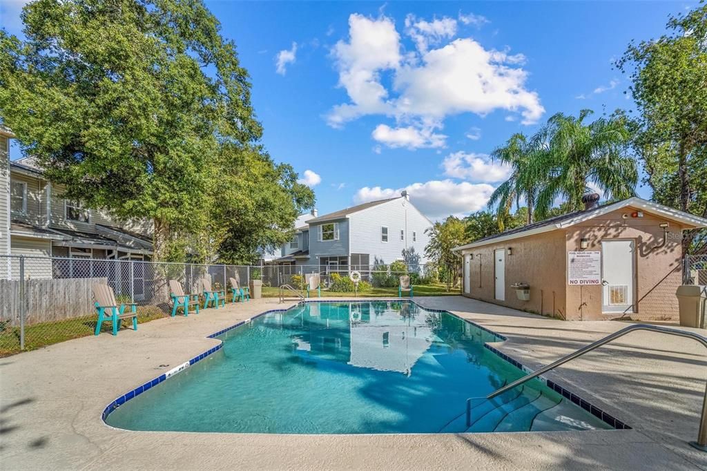 For Sale: $224,900 (2 beds, 2 baths, 1176 Square Feet)