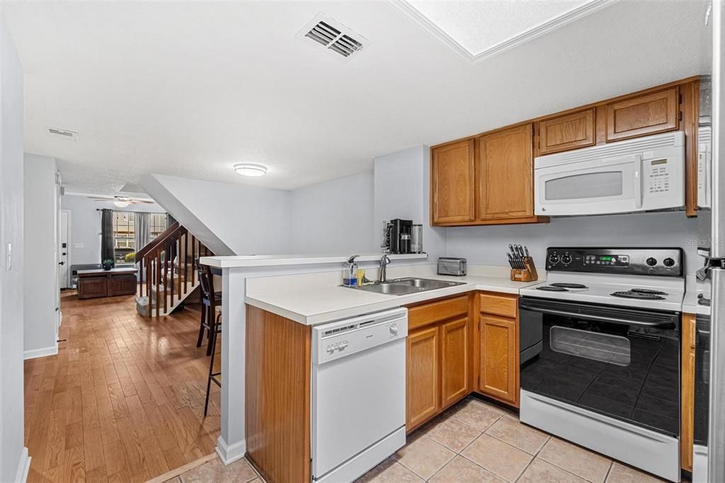 For Sale: $224,900 (2 beds, 2 baths, 1176 Square Feet)