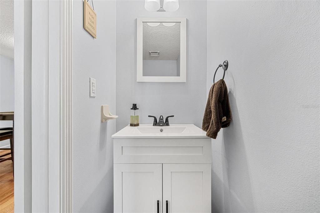 For Sale: $224,900 (2 beds, 2 baths, 1176 Square Feet)