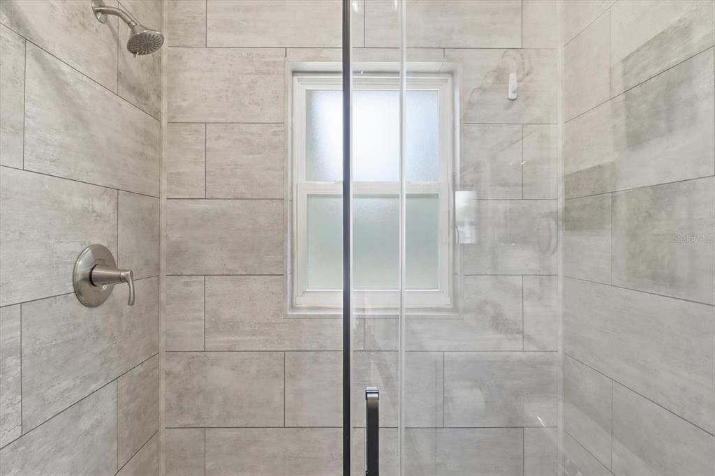 Под контрактом: $259,000 (3 спален, 2 ванн, 1314 Квадратных фут)