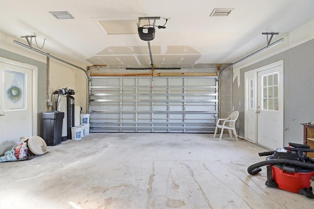 Под контрактом: $259,000 (3 спален, 2 ванн, 1314 Квадратных фут)