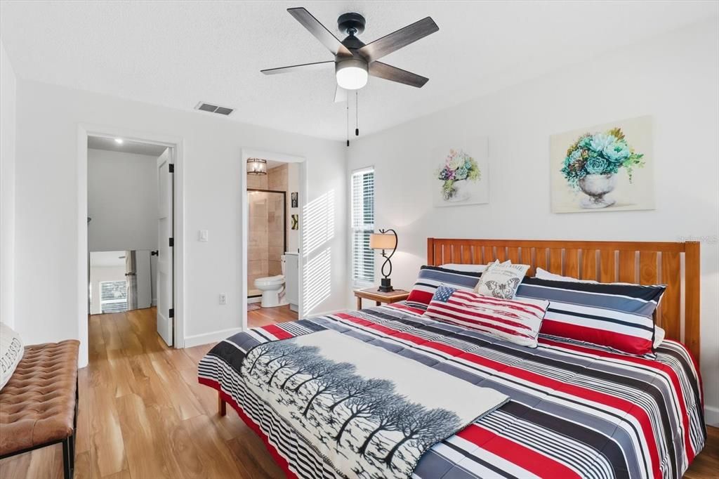 Под контрактом: $259,000 (3 спален, 2 ванн, 1314 Квадратных фут)