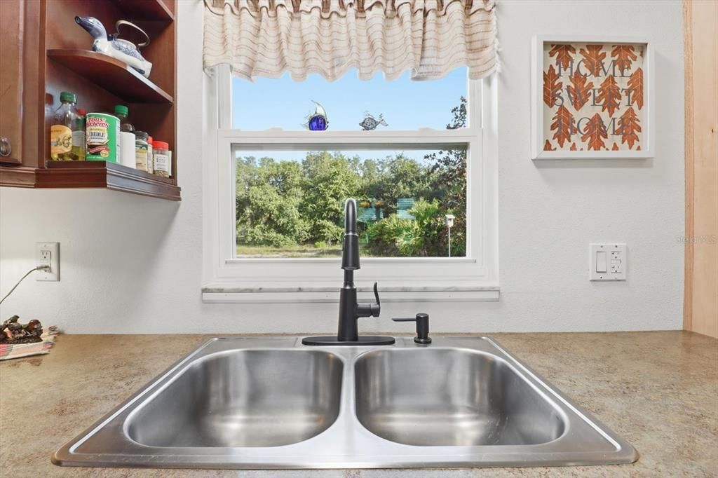 Под контрактом: $259,000 (3 спален, 2 ванн, 1314 Квадратных фут)