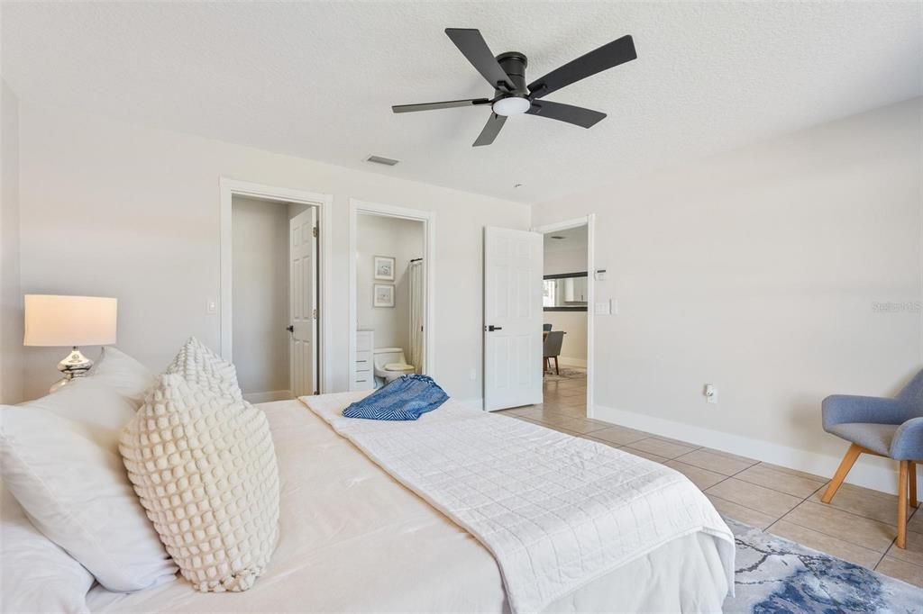 For Sale: $269,900 (3 beds, 2 baths, 1260 Square Feet)