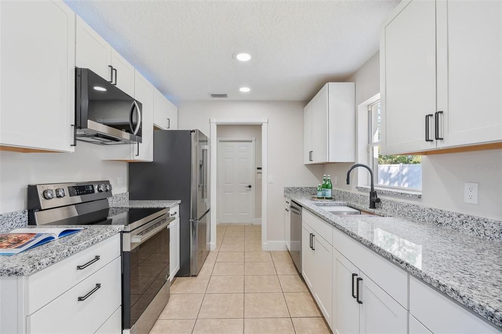 For Sale: $269,900 (3 beds, 2 baths, 1260 Square Feet)