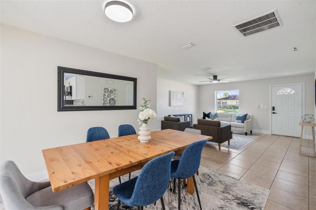 For Sale: $269,900 (3 beds, 2 baths, 1260 Square Feet)