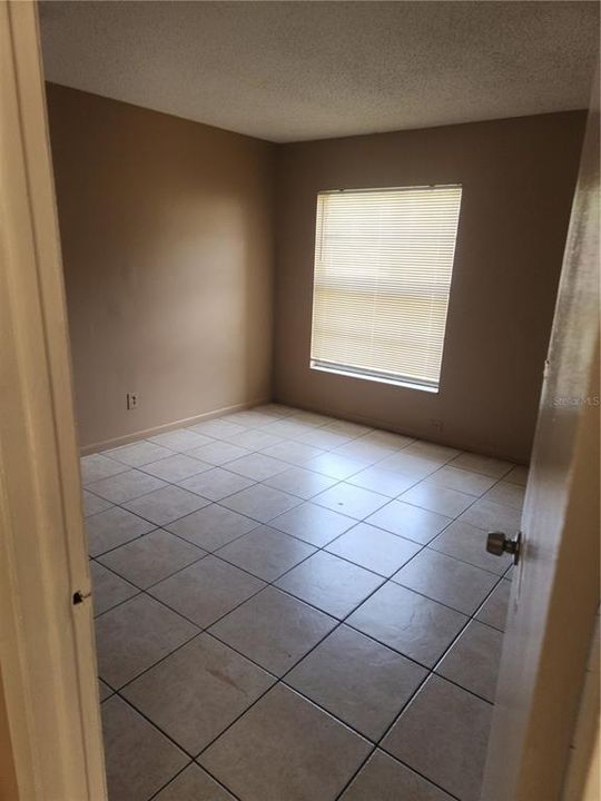 For Rent: $1,095 (2 beds, 1 baths, 704 Square Feet)