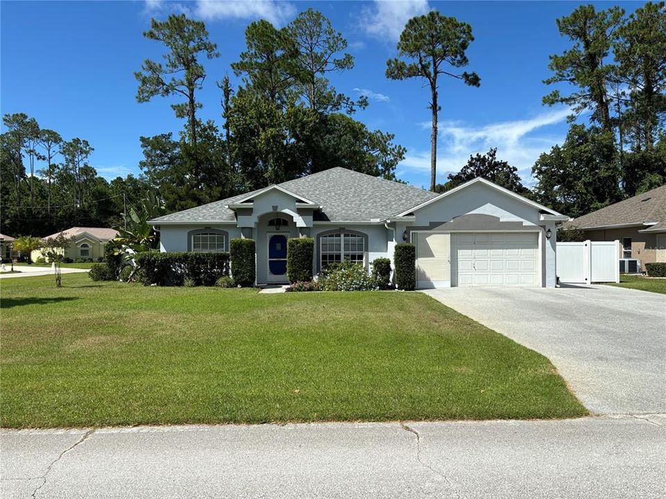 Recently Rented: $2,600 (4 beds, 2 baths, 2082 Square Feet)