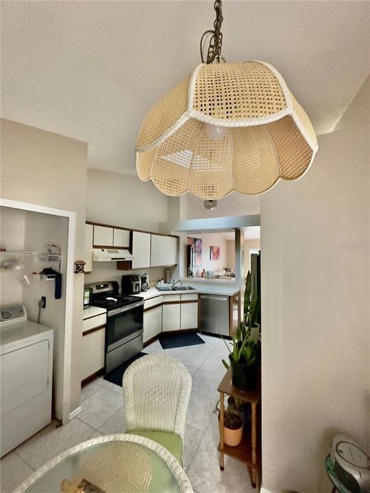 На продажу: $264,000 (2 спален, 2 ванн, 1108 Квадратных фут)