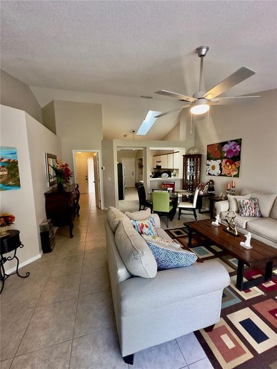 На продажу: $264,000 (2 спален, 2 ванн, 1108 Квадратных фут)