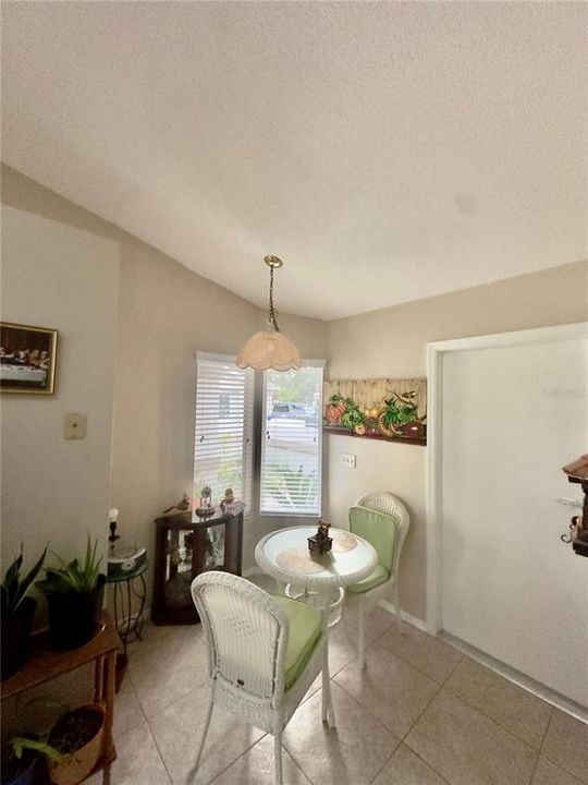 На продажу: $264,000 (2 спален, 2 ванн, 1108 Квадратных фут)