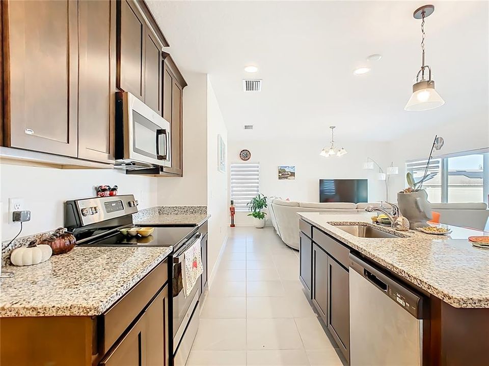 For Sale: $379,900 (5 beds, 2 baths, 2012 Square Feet)