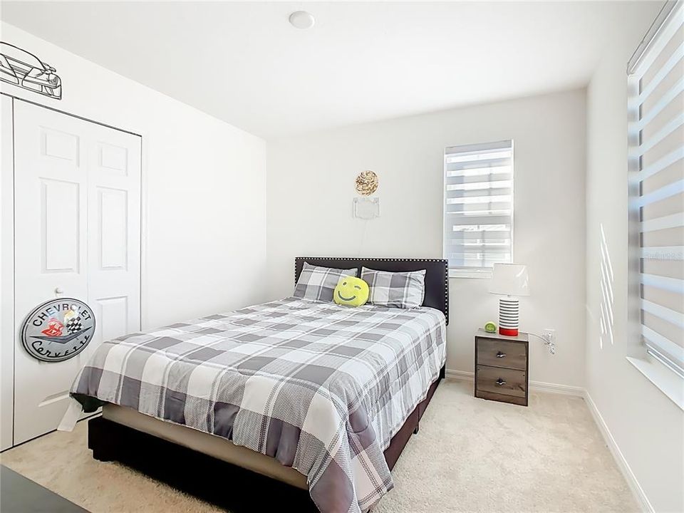 For Sale: $379,900 (5 beds, 2 baths, 2012 Square Feet)