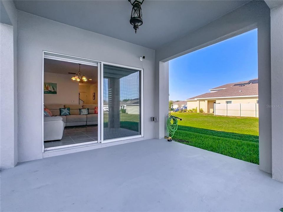 For Sale: $379,900 (5 beds, 2 baths, 2012 Square Feet)