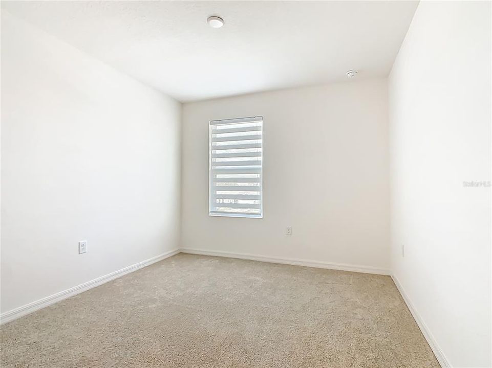 For Sale: $379,900 (5 beds, 2 baths, 2012 Square Feet)