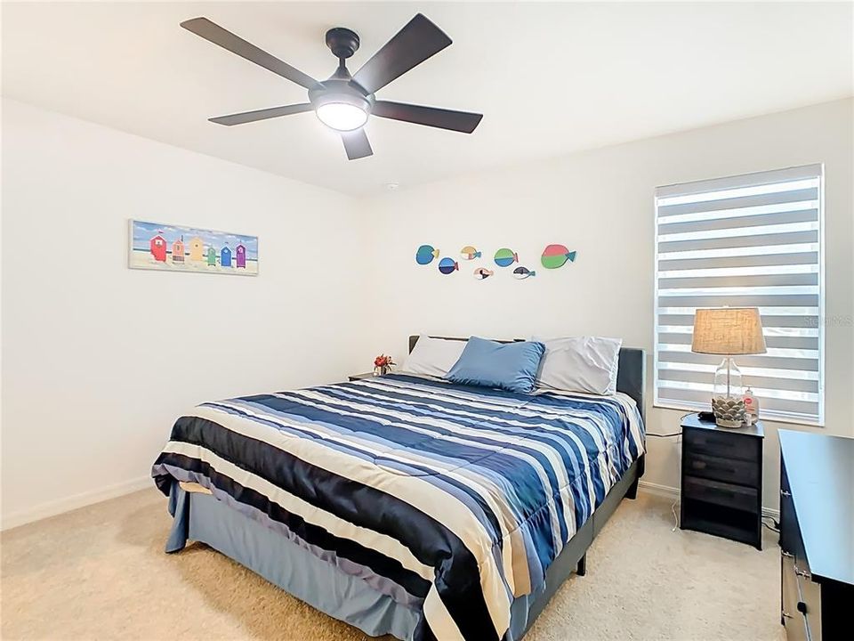 For Sale: $379,900 (5 beds, 2 baths, 2012 Square Feet)