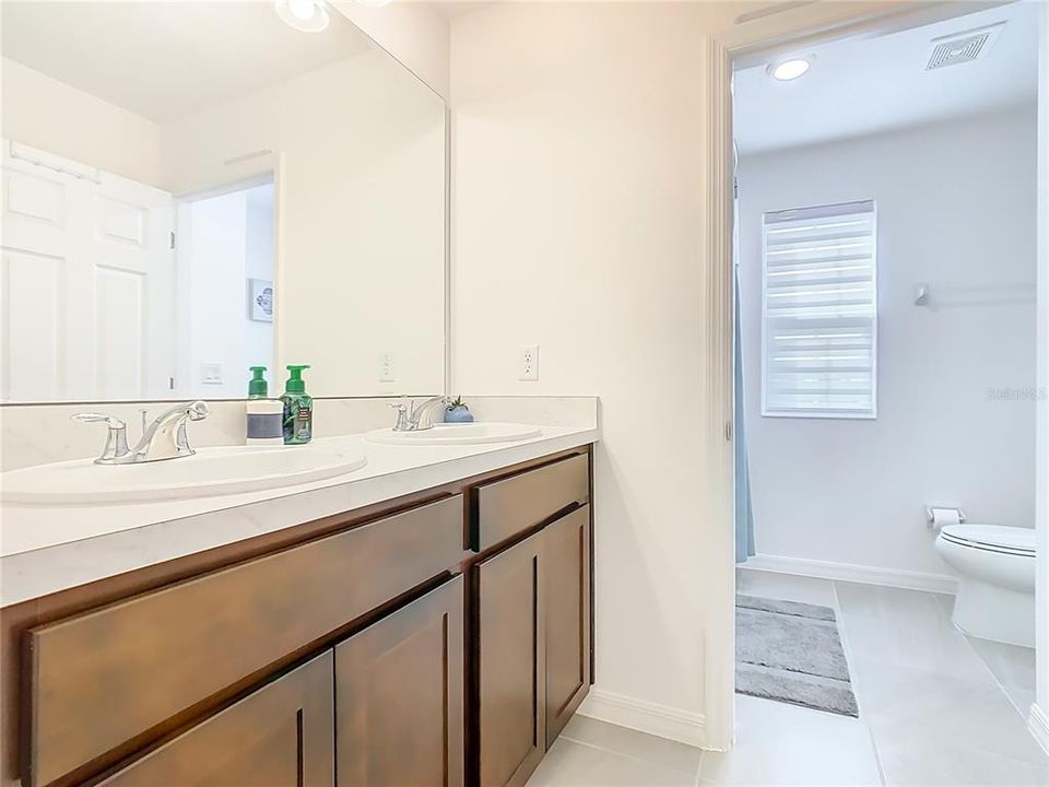 For Sale: $379,900 (5 beds, 2 baths, 2012 Square Feet)