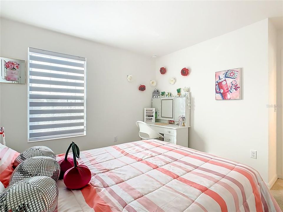 For Sale: $379,900 (5 beds, 2 baths, 2012 Square Feet)