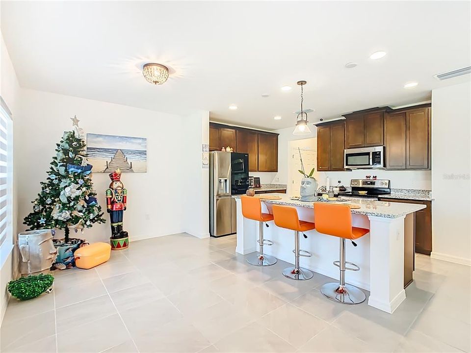 For Sale: $379,900 (5 beds, 2 baths, 2012 Square Feet)