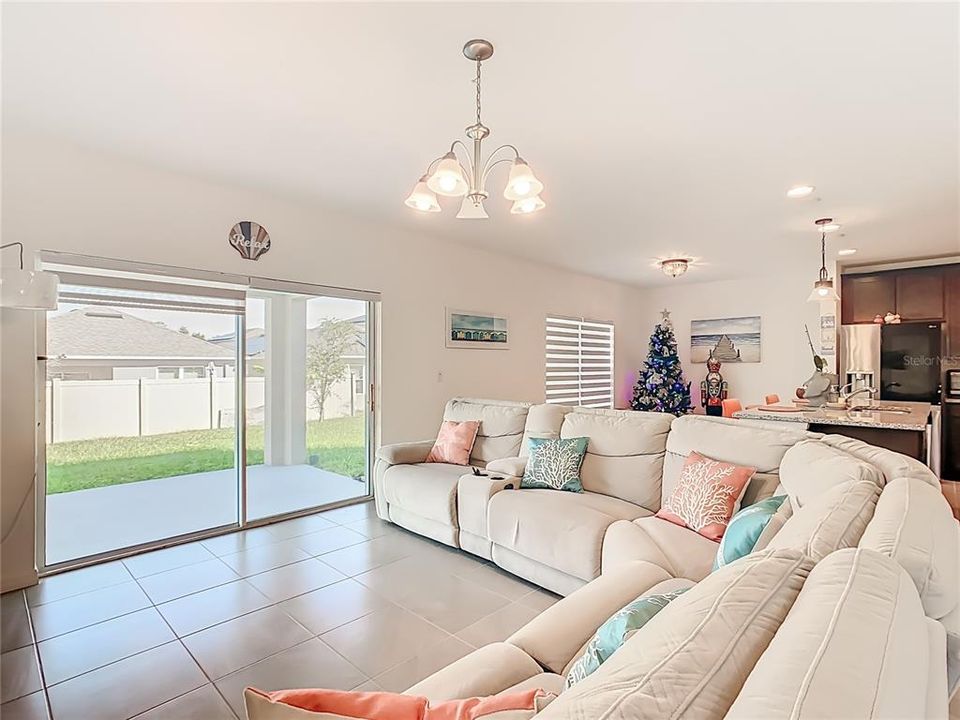 For Sale: $379,900 (5 beds, 2 baths, 2012 Square Feet)