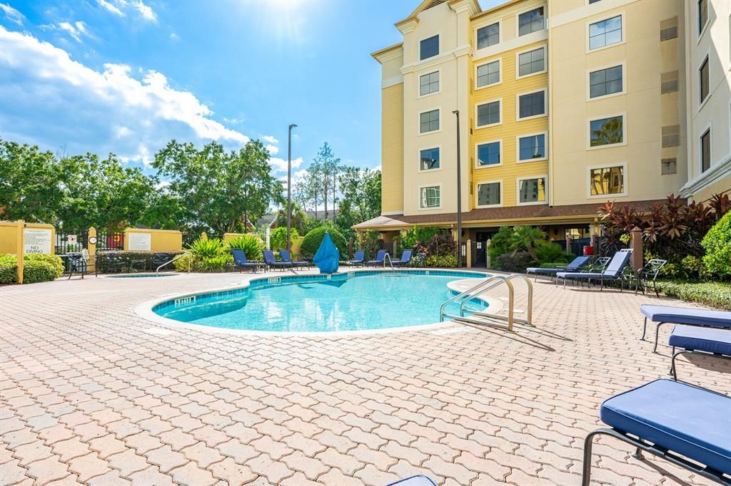 For Sale: $130,000 (1 beds, 1 baths, 542 Square Feet)