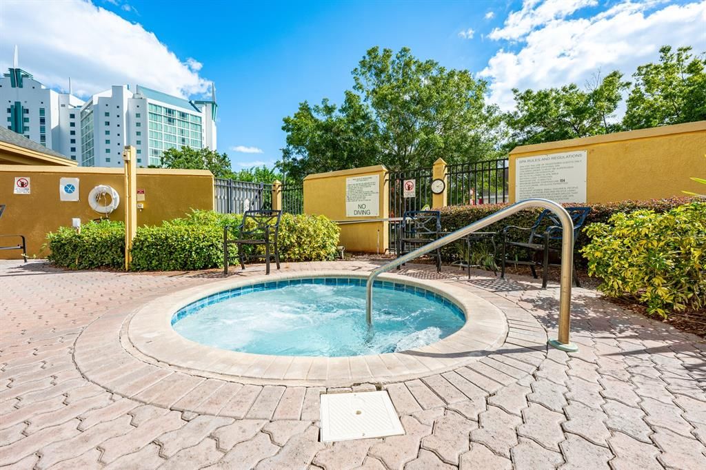 For Sale: $130,000 (1 beds, 1 baths, 542 Square Feet)