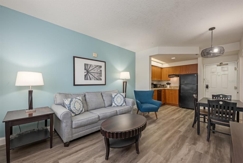 For Sale: $130,000 (1 beds, 1 baths, 542 Square Feet)