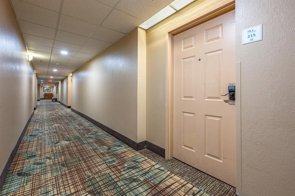 For Sale: $130,000 (1 beds, 1 baths, 542 Square Feet)