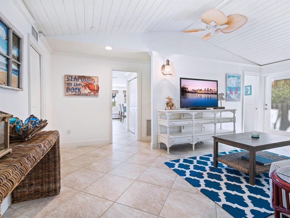 For Sale: $2,350,000 (3 beds, 2 baths, 1977 Square Feet)