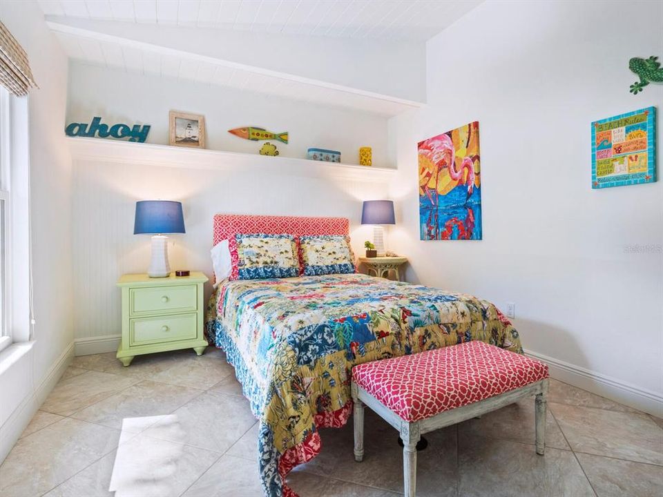 For Sale: $2,350,000 (3 beds, 2 baths, 1977 Square Feet)