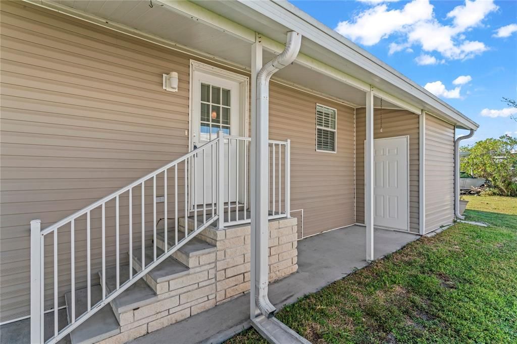 For Sale: $176,500 (2 beds, 2 baths, 960 Square Feet)