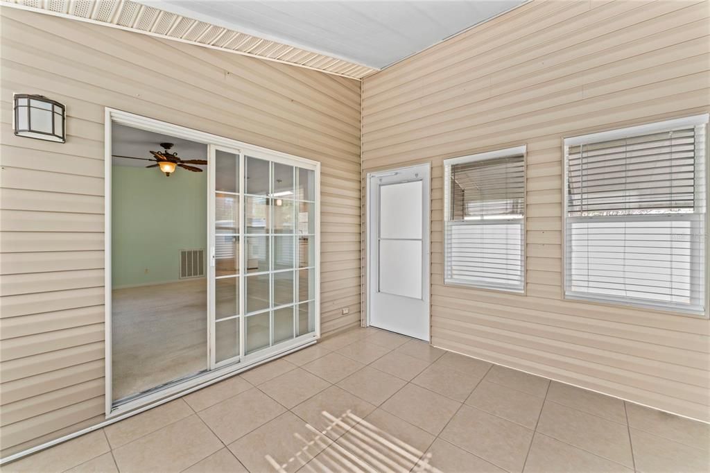 For Sale: $176,500 (2 beds, 2 baths, 960 Square Feet)