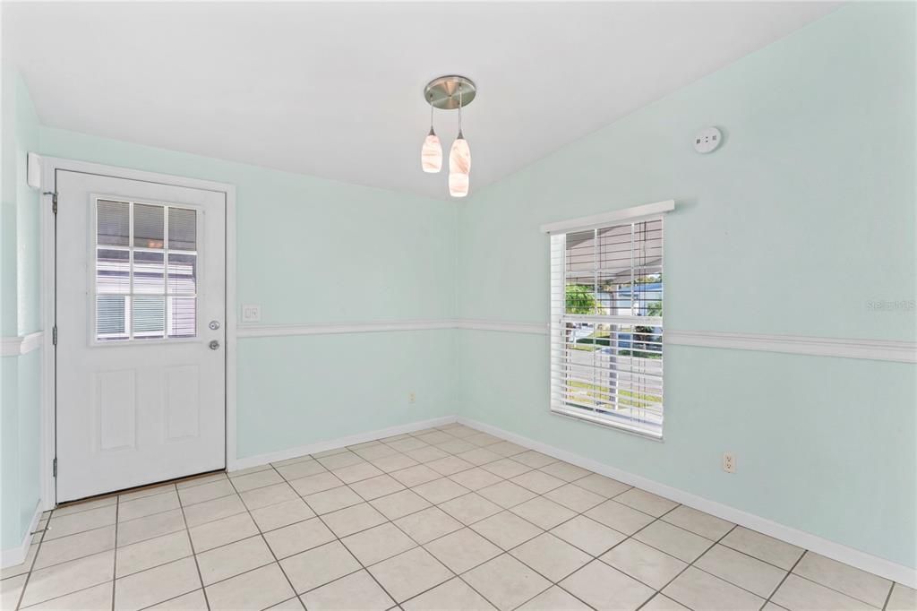 For Sale: $176,500 (2 beds, 2 baths, 960 Square Feet)