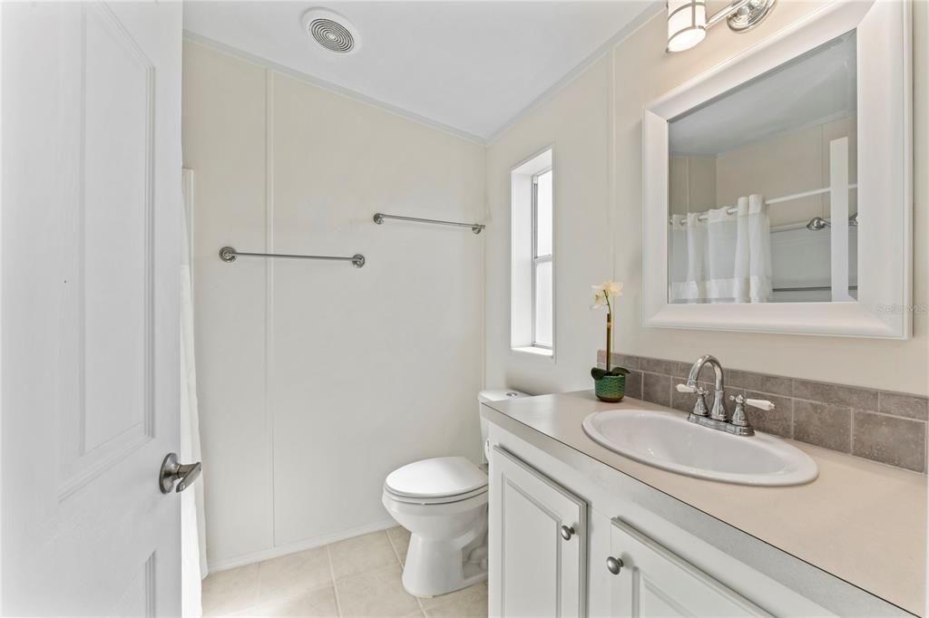 For Sale: $176,500 (2 beds, 2 baths, 960 Square Feet)