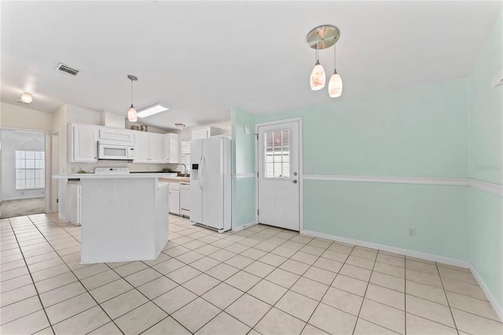 For Sale: $176,500 (2 beds, 2 baths, 960 Square Feet)