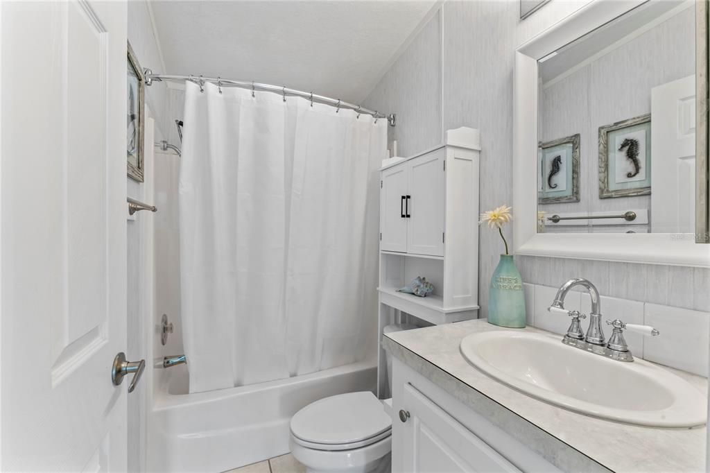 For Sale: $176,500 (2 beds, 2 baths, 960 Square Feet)