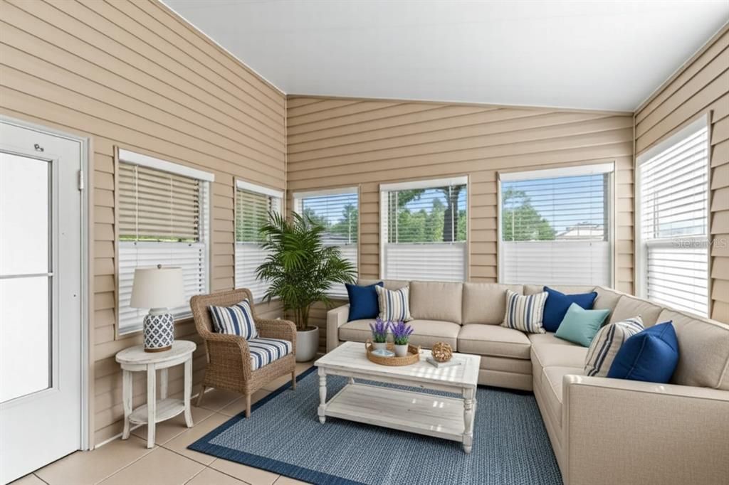 For Sale: $176,500 (2 beds, 2 baths, 960 Square Feet)