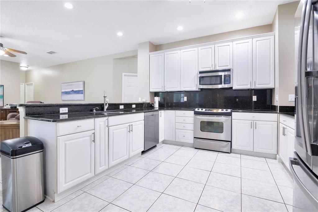 For Sale: $839,900 (4 beds, 3 baths, 2594 Square Feet)