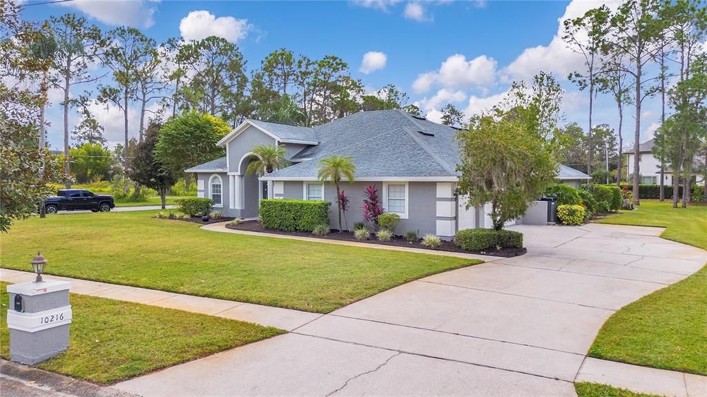 For Sale: $839,900 (4 beds, 3 baths, 2594 Square Feet)