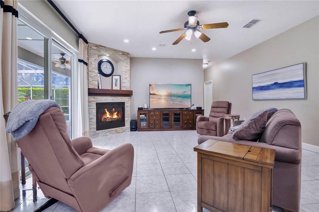 For Sale: $839,900 (4 beds, 3 baths, 2594 Square Feet)