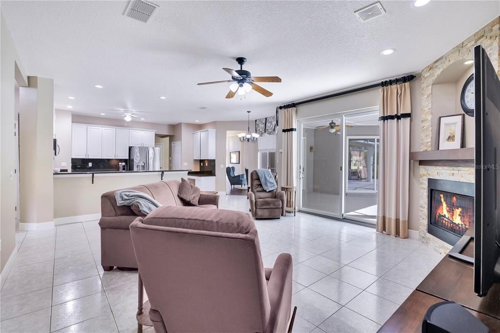 For Sale: $839,900 (4 beds, 3 baths, 2594 Square Feet)